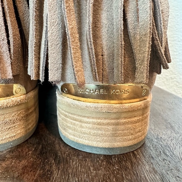 MICHAEL KORS BILLY TAUPE SUEDE STUDDED FRINGE ALMOND TOE SLIP ON BOOTIE - Picture 2 of 4